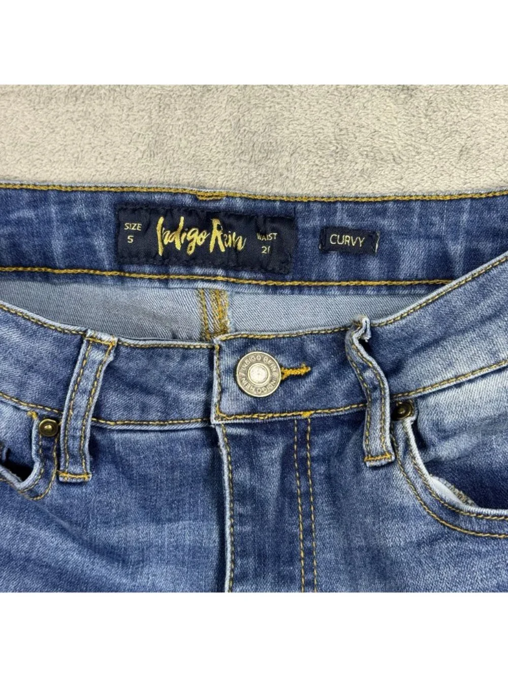 Y2K Indigo Rein Curvy Mid Rise Frayed Denim Shorts Womens 5 Grunge Distressed